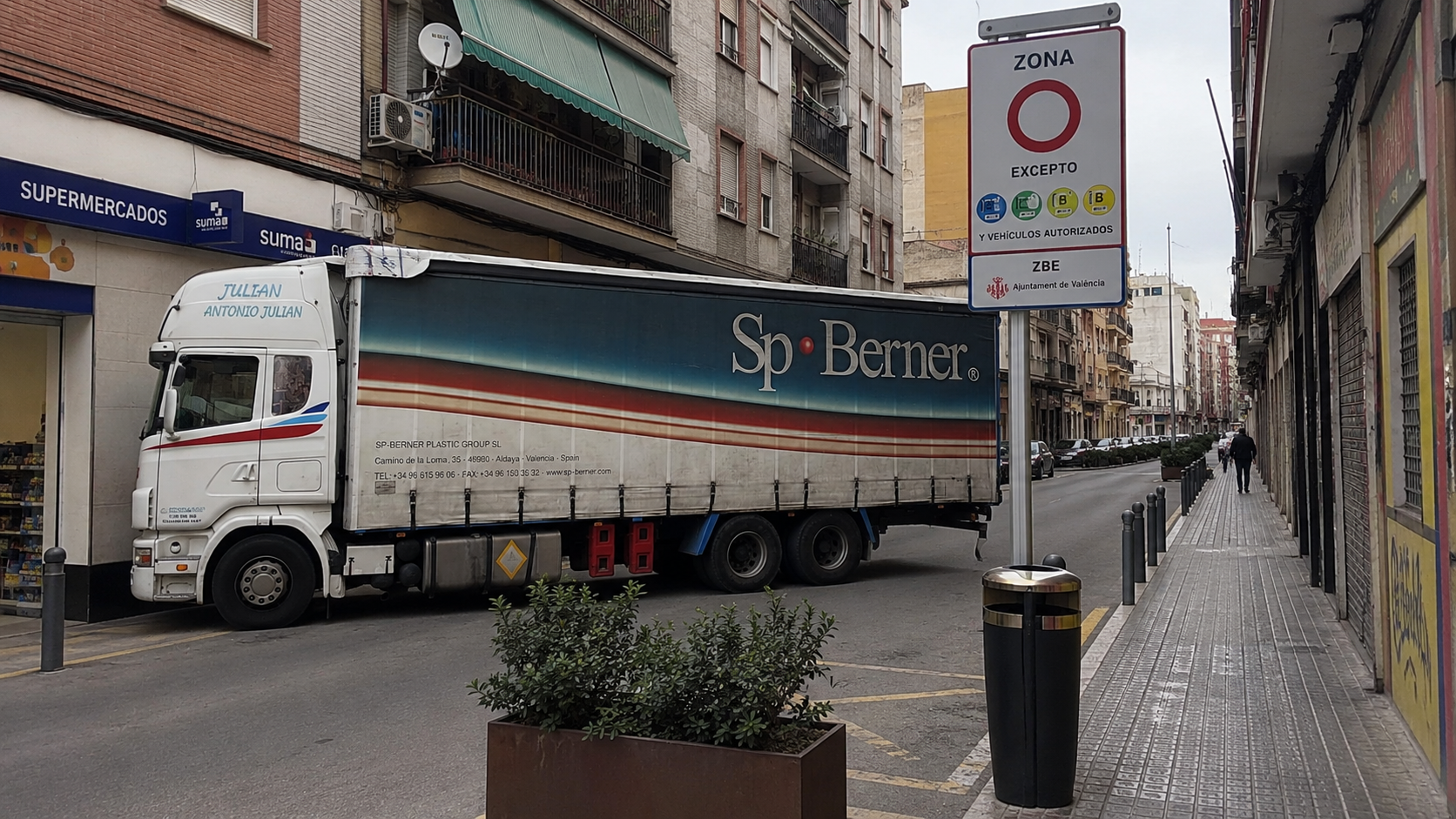 Reparto de palets en el interior de una ciudad